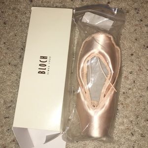 Bloch heritage pointe shoe